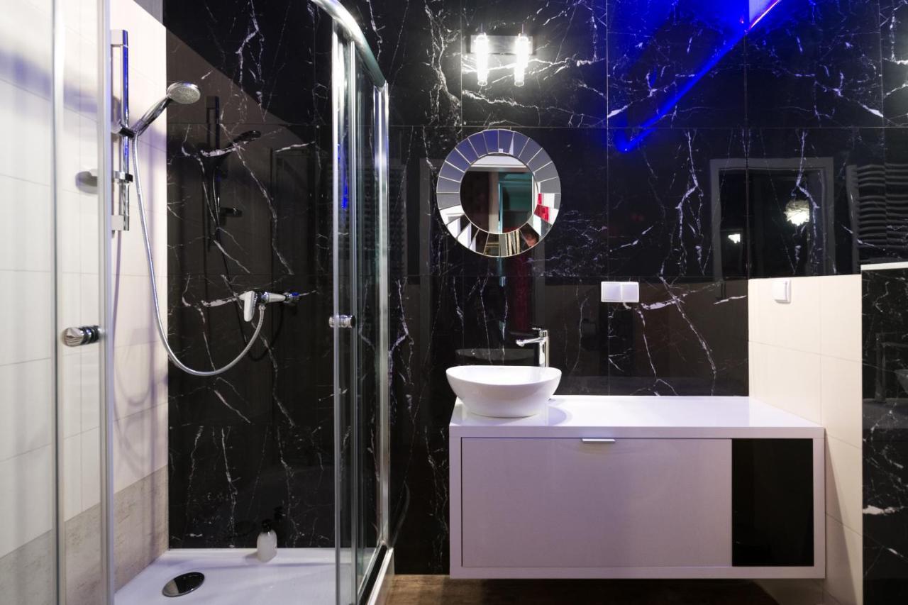 Yourplace Romantic Apartment With Private Patio 크라쿠프 외부 사진